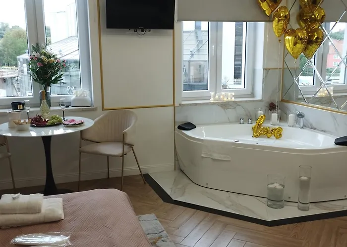 Z Jacuzzi Nova Апартаменти